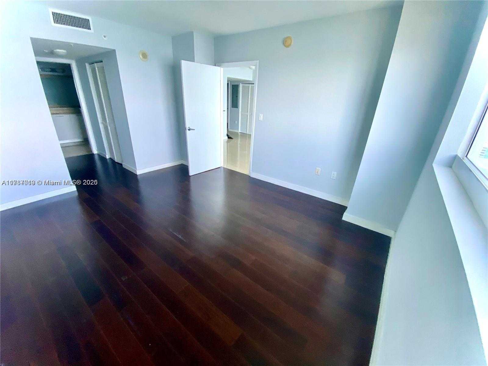 Small Image of 1800 NORTH BAYSHORE DR #2903, Miami Number 11