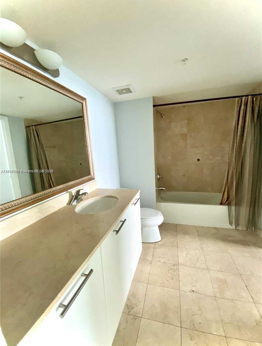 Small Image of 1800 NORTH BAYSHORE DR #2903, Miami Number 15