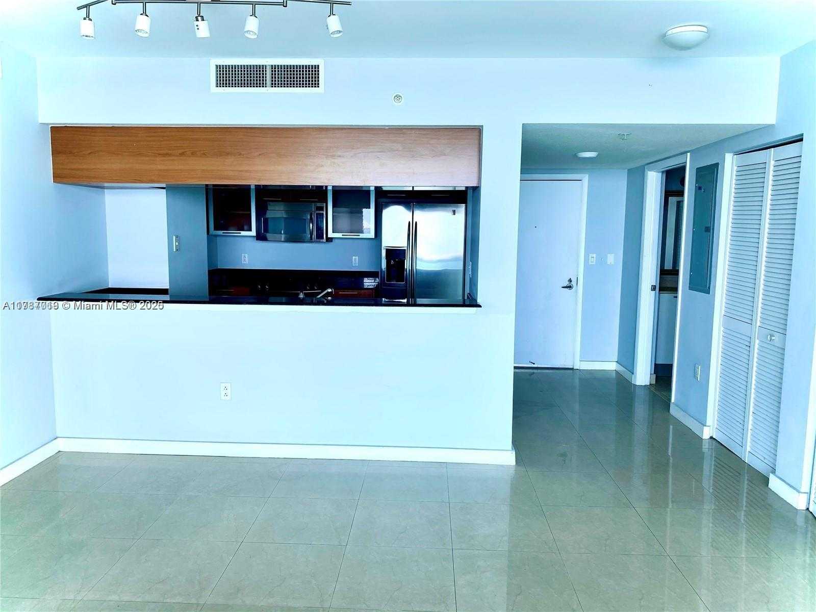 Small Image of 1800 NORTH BAYSHORE DR #2903, Miami Number 3