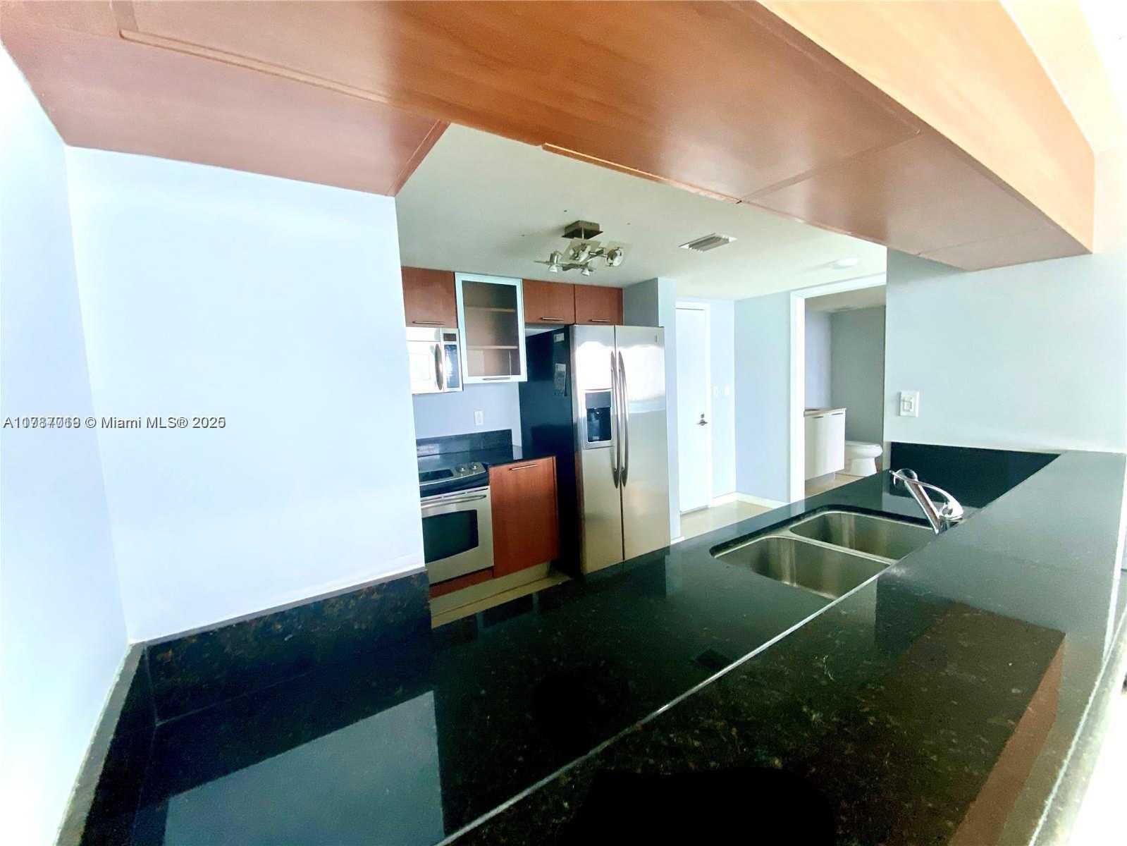 Small Image of 1800 NORTH BAYSHORE DR #2903, Miami Number 9