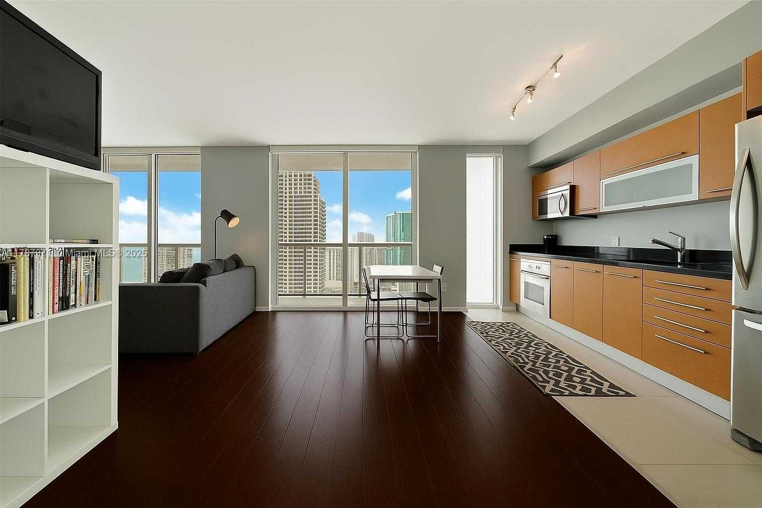 Small Image of 244 BISCAYNE BLVD #3007, Miami Number 11
