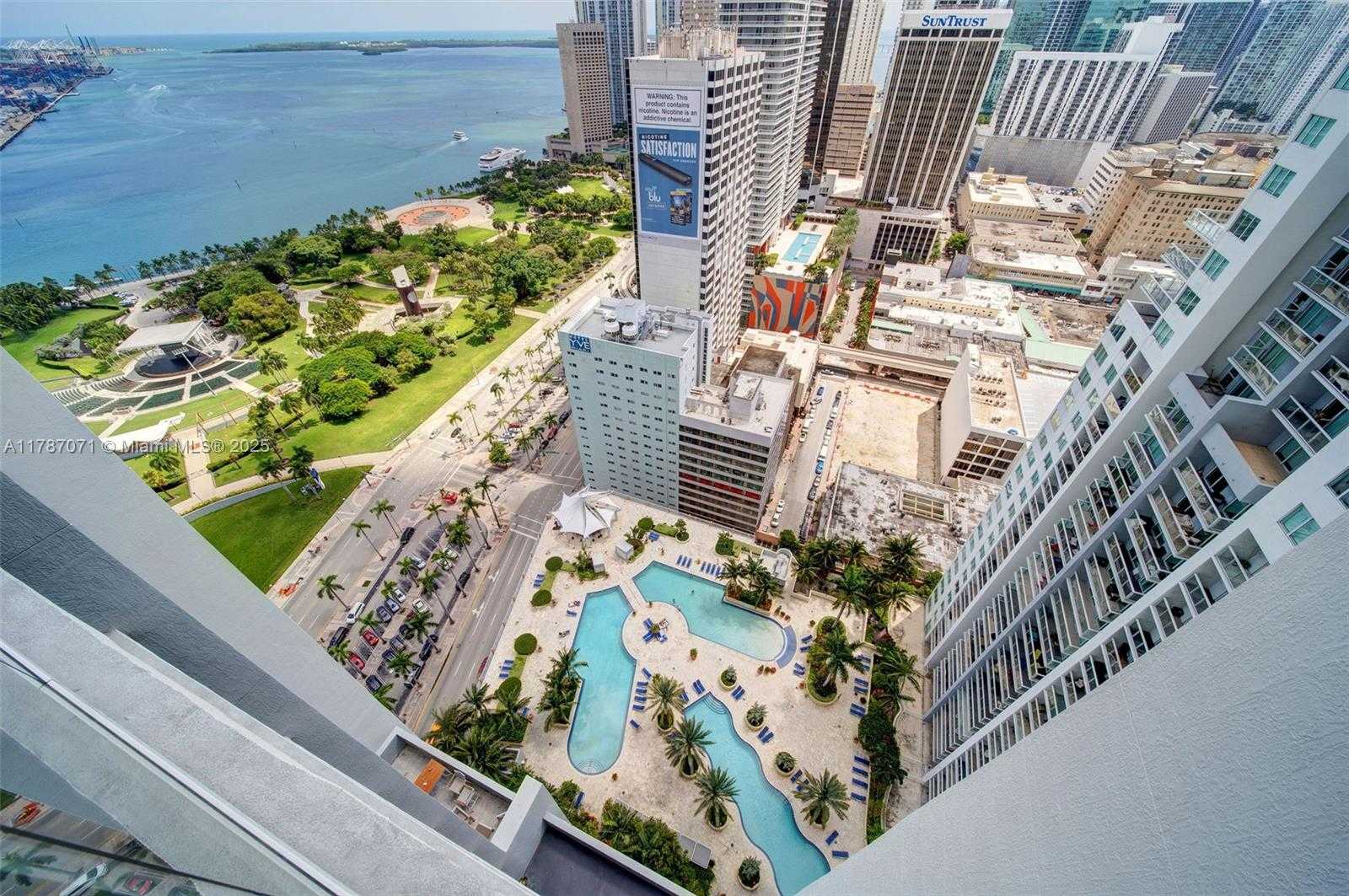 Small Image of 244 BISCAYNE BLVD #3007, Miami Number 2