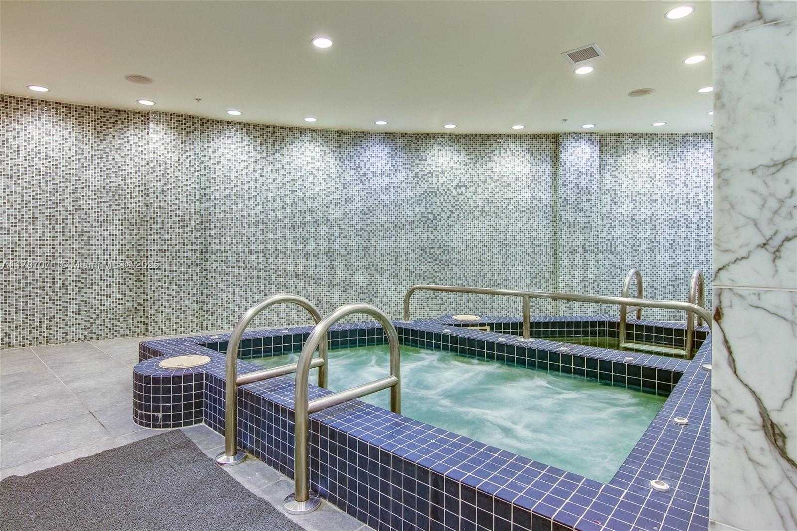 Small Image of 244 BISCAYNE BLVD #3007, Miami Number 32