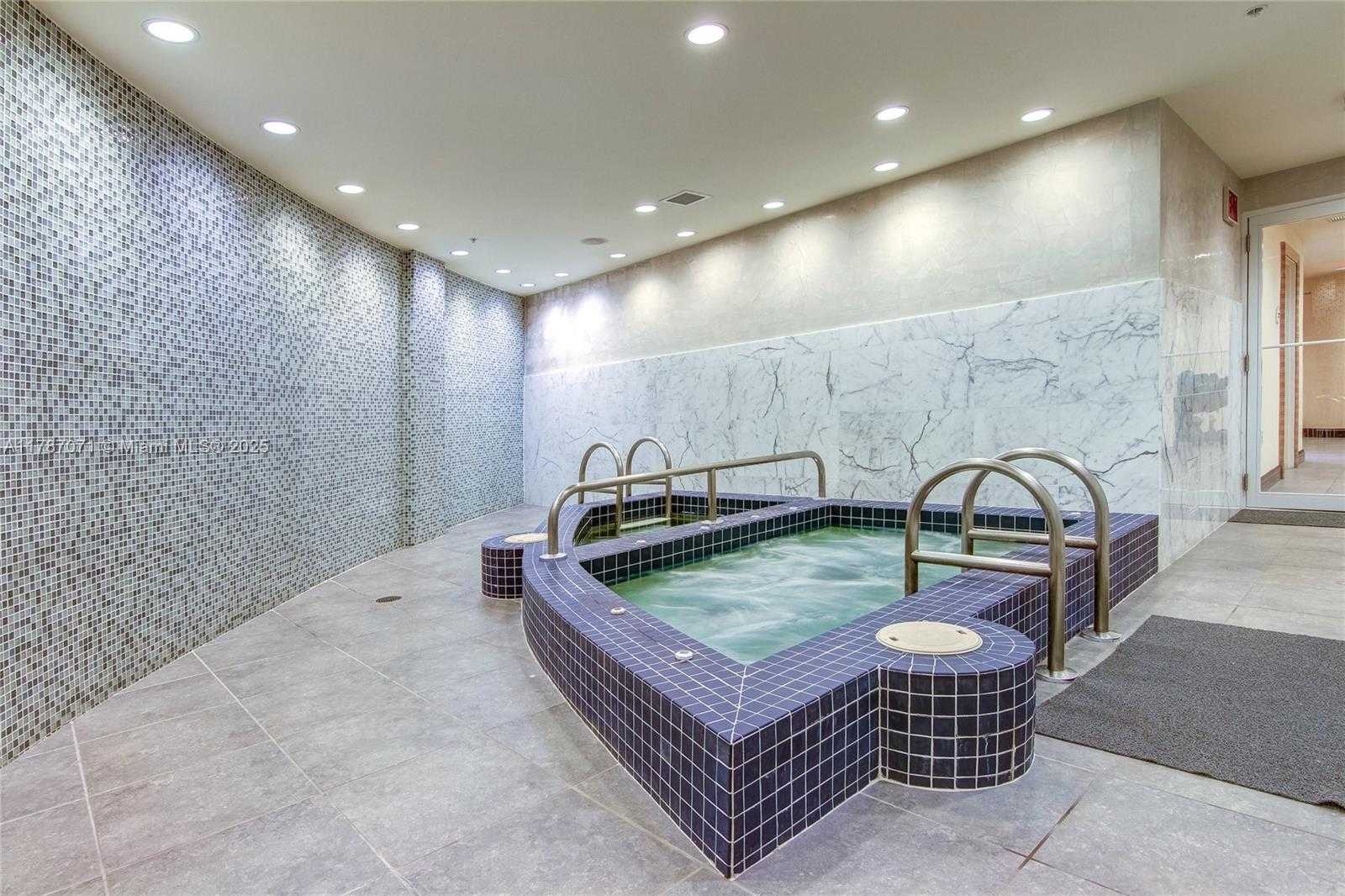 Small Image of 244 BISCAYNE BLVD #3007, Miami Number 33