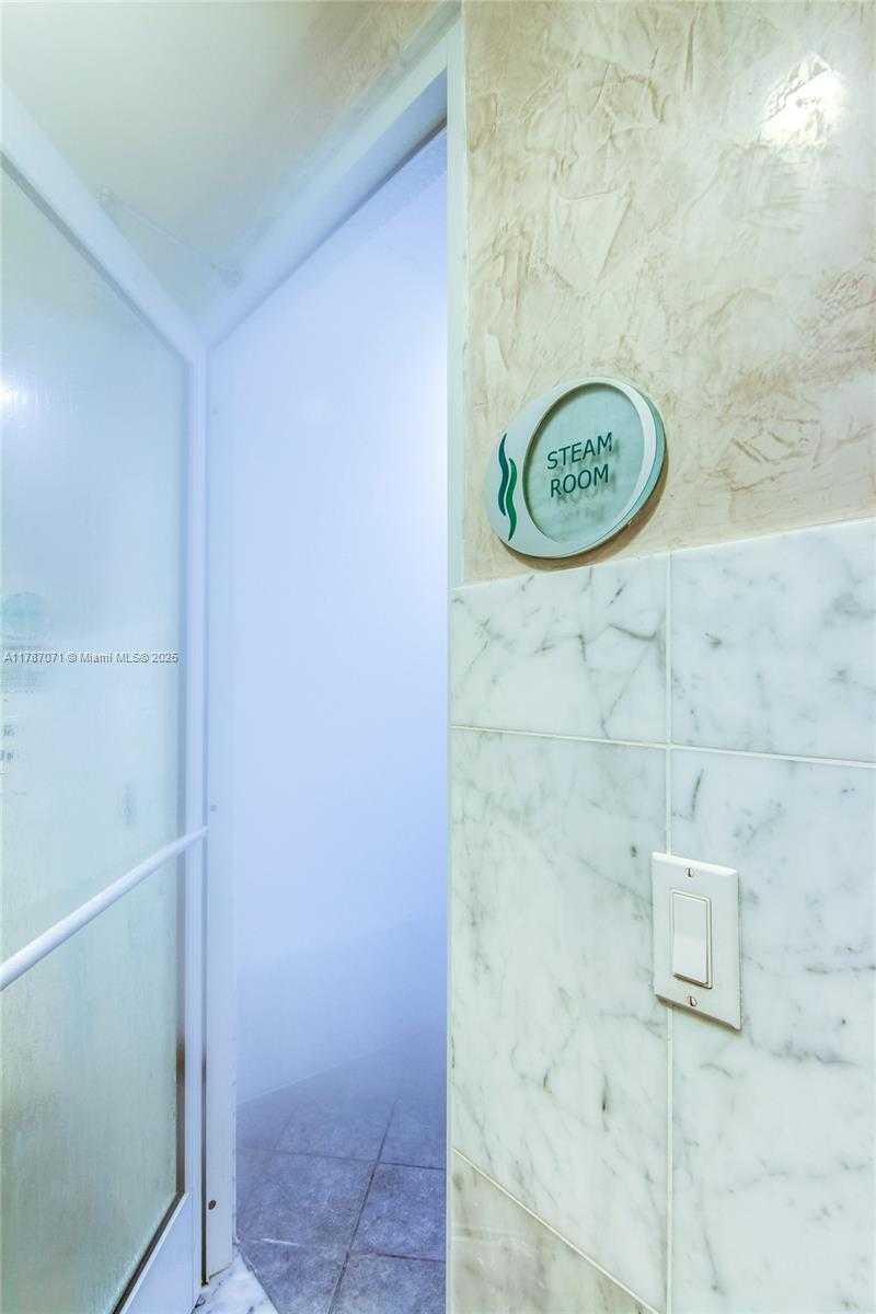 Small Image of 244 BISCAYNE BLVD #3007, Miami Number 35