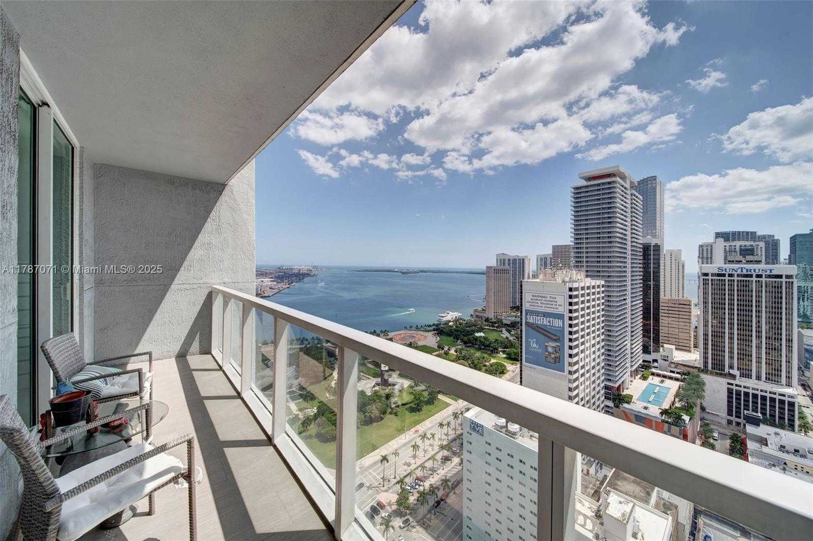 Small Image of 244 BISCAYNE BLVD #3007, Miami Number 4