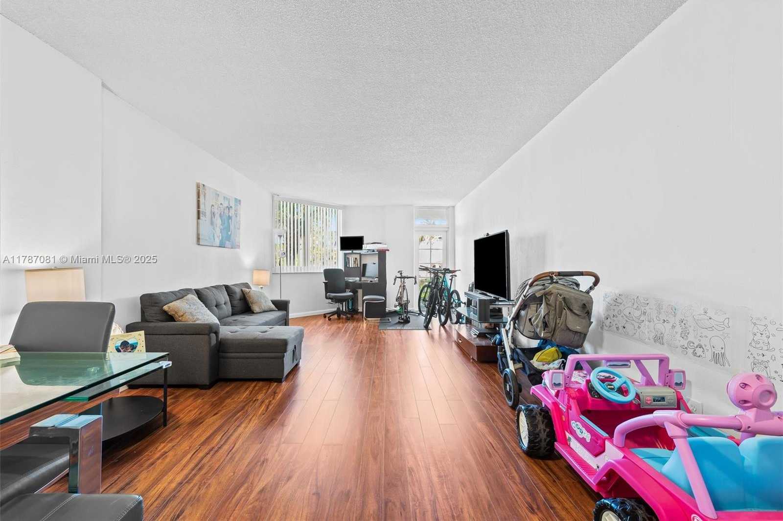 Small Image of 19380 COLLINS AVE #226, Sunny Isles Beach Number 2