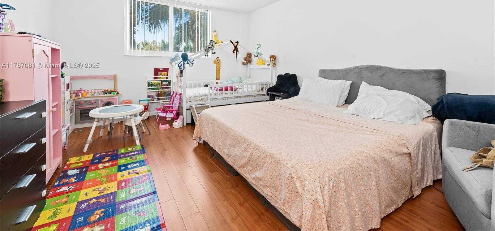 Small Image of 19380 COLLINS AVE #226, Sunny Isles Beach Number 4