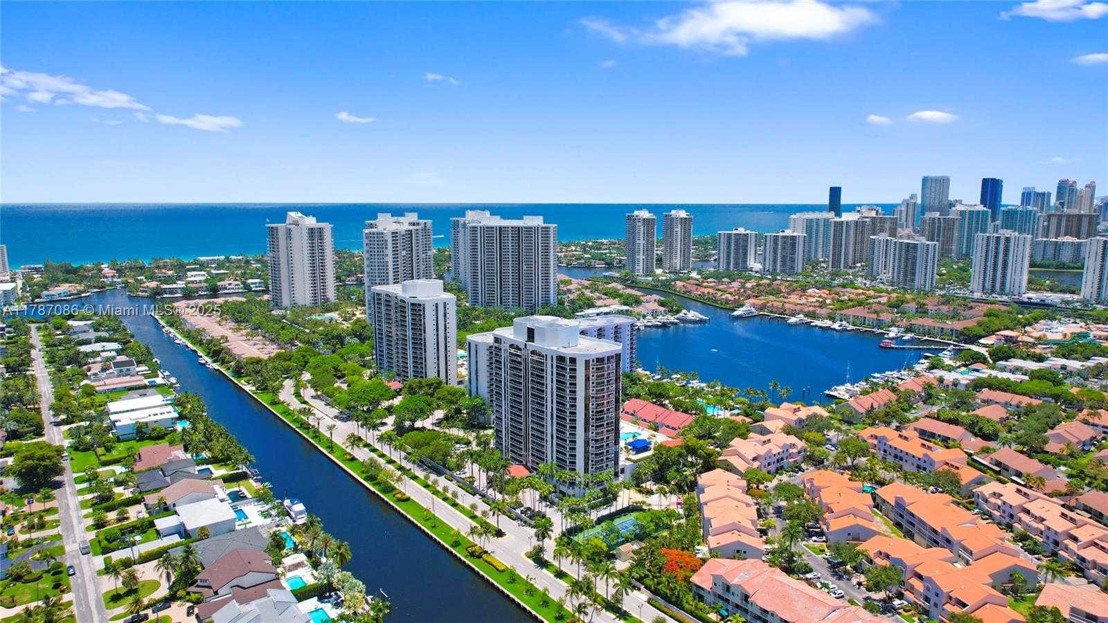 Small Image of 3600 YACHT CLUB DR #2001, Aventura Number 1