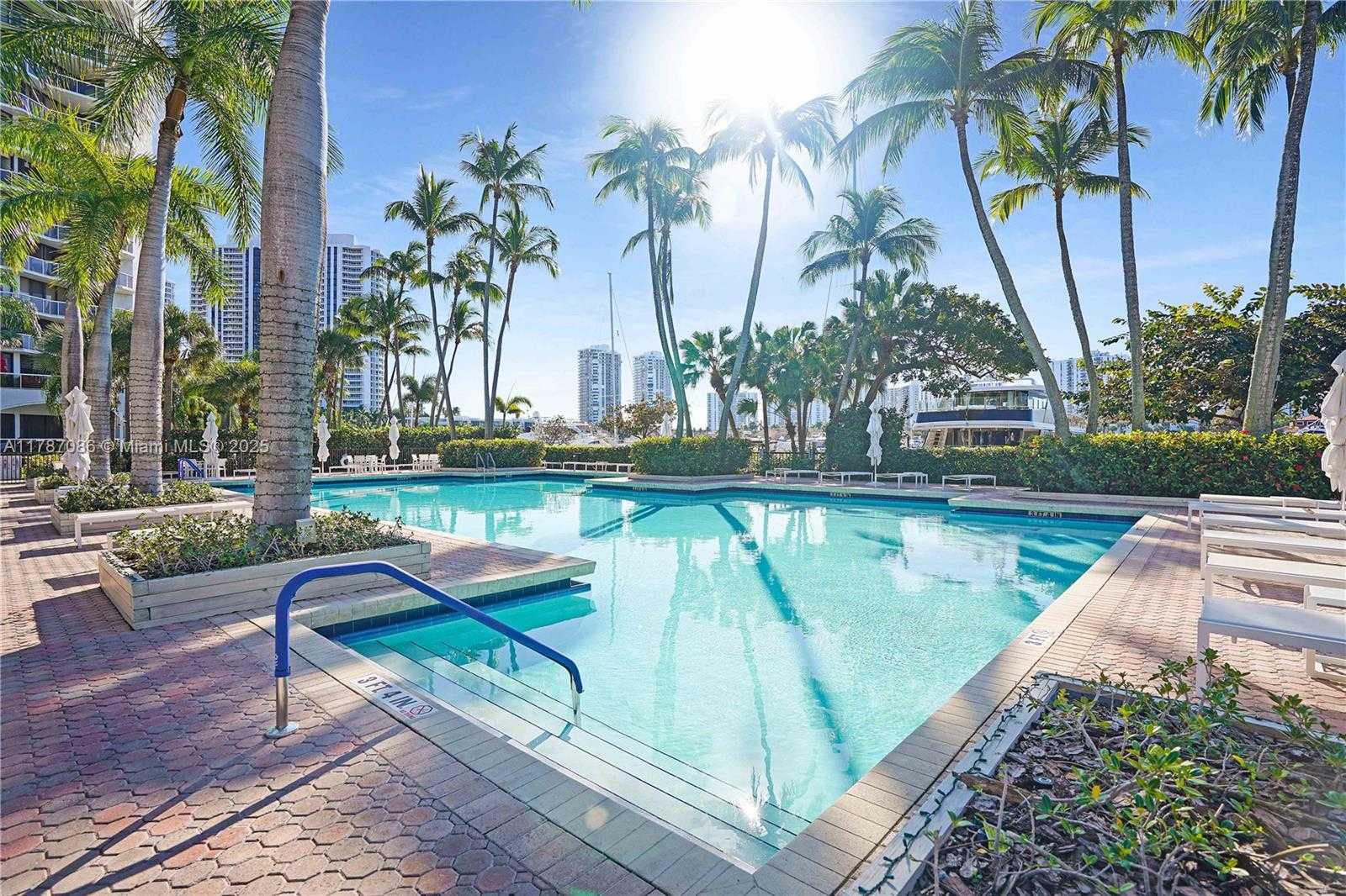 Small Image of 3600 YACHT CLUB DR #2001, Aventura Number 2