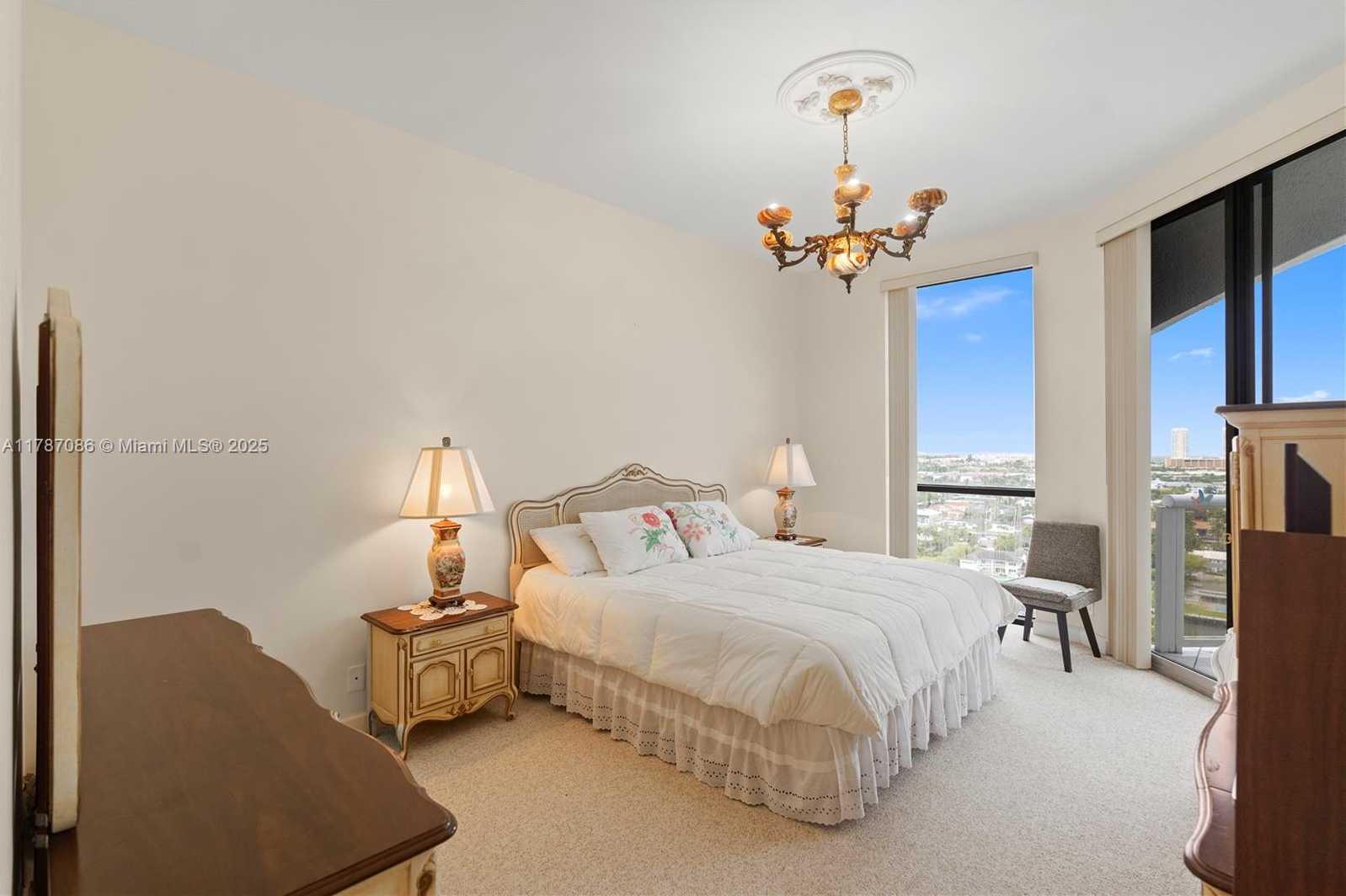 Small Image of 3600 YACHT CLUB DR #2001, Aventura Number 21