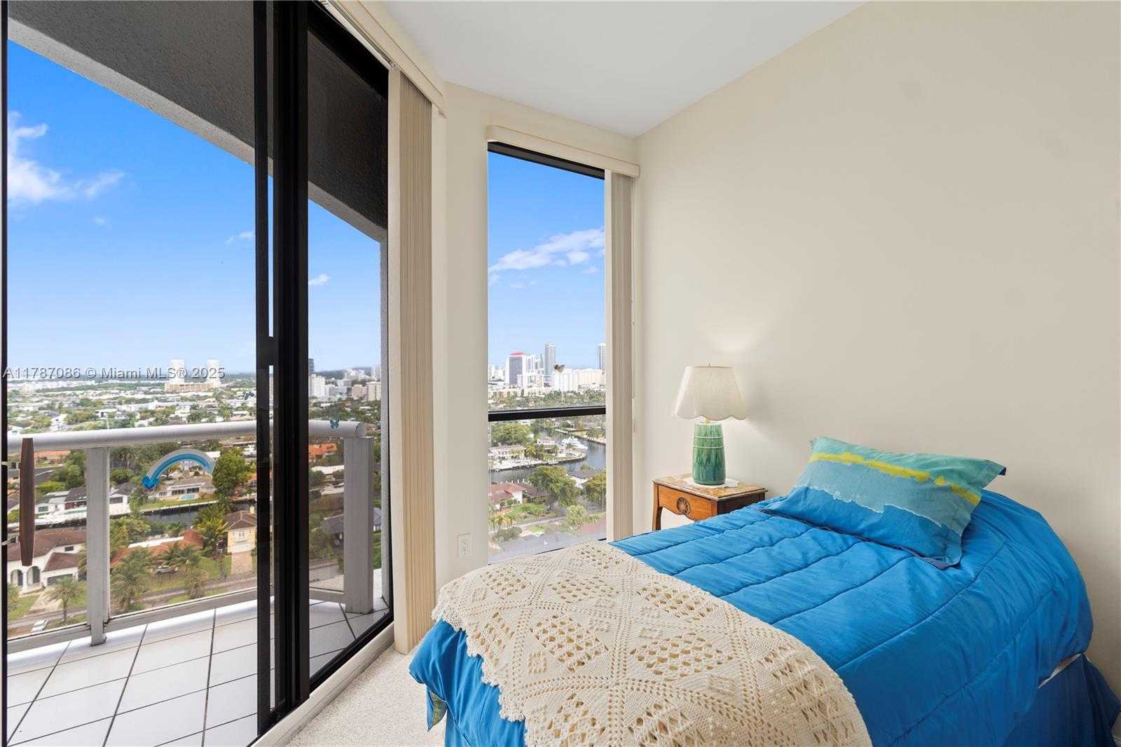 Small Image of 3600 YACHT CLUB DR #2001, Aventura Number 23