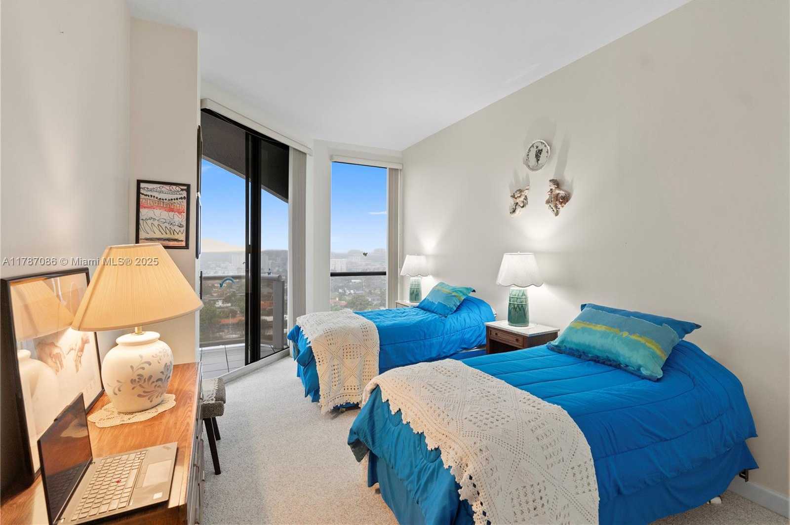 Small Image of 3600 YACHT CLUB DR #2001, Aventura Number 24