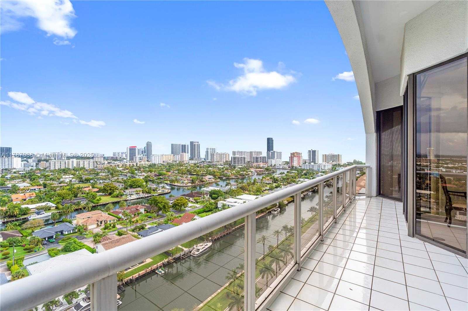 Small Image of 3600 YACHT CLUB DR #2001, Aventura Number 30