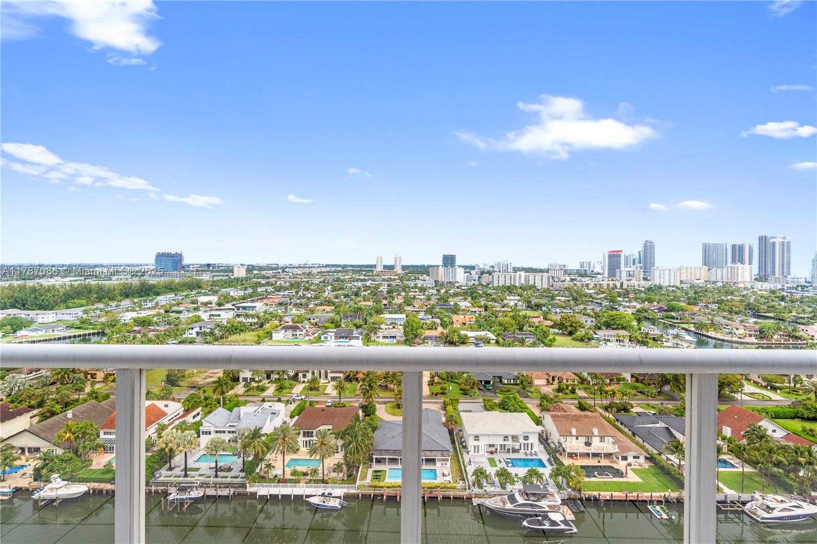 Small Image of 3600 YACHT CLUB DR #2001, Aventura Number 33