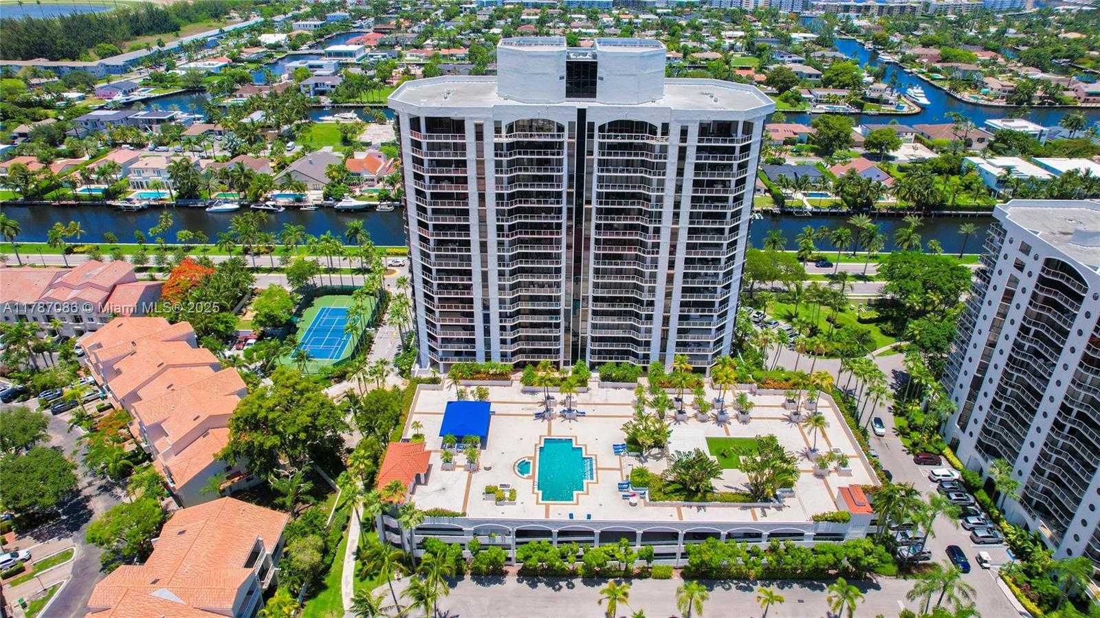 Small Image of 3600 YACHT CLUB DR #2001, Aventura Number 57