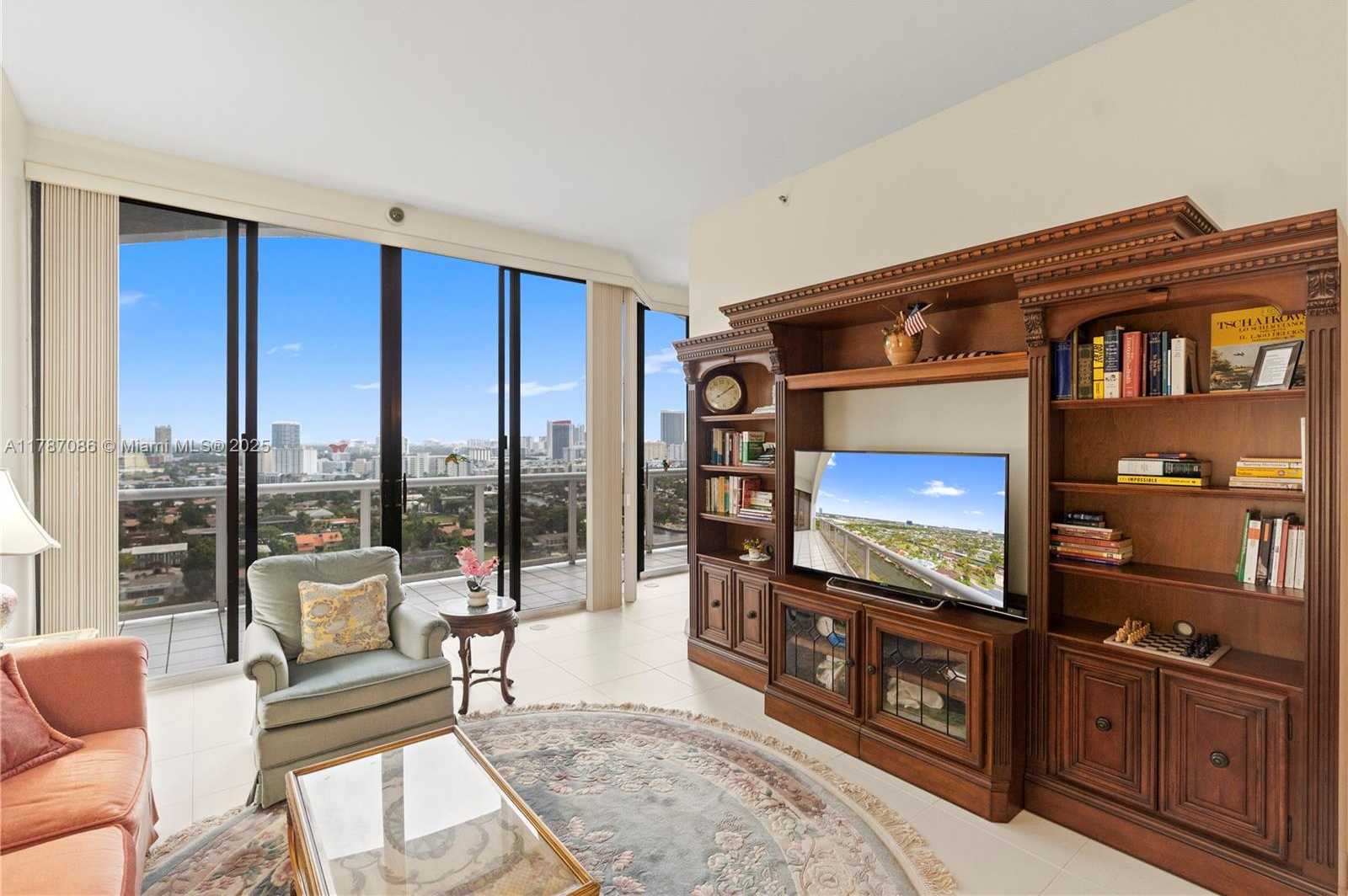 Small Image of 3600 YACHT CLUB DR #2001, Aventura Number 6