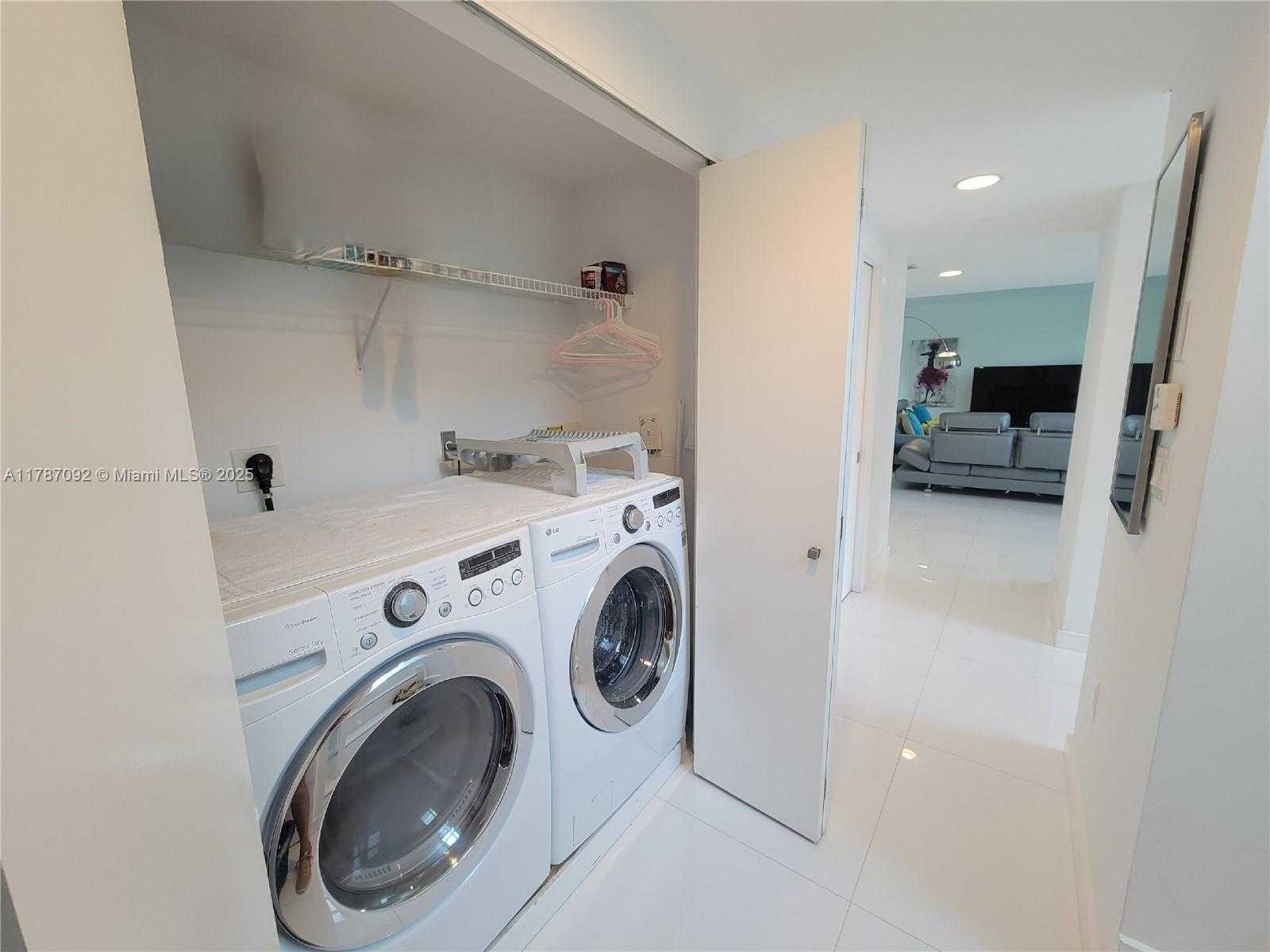 Small Image of 90 ALTON RD #TH-1, Miami Beach Number 11