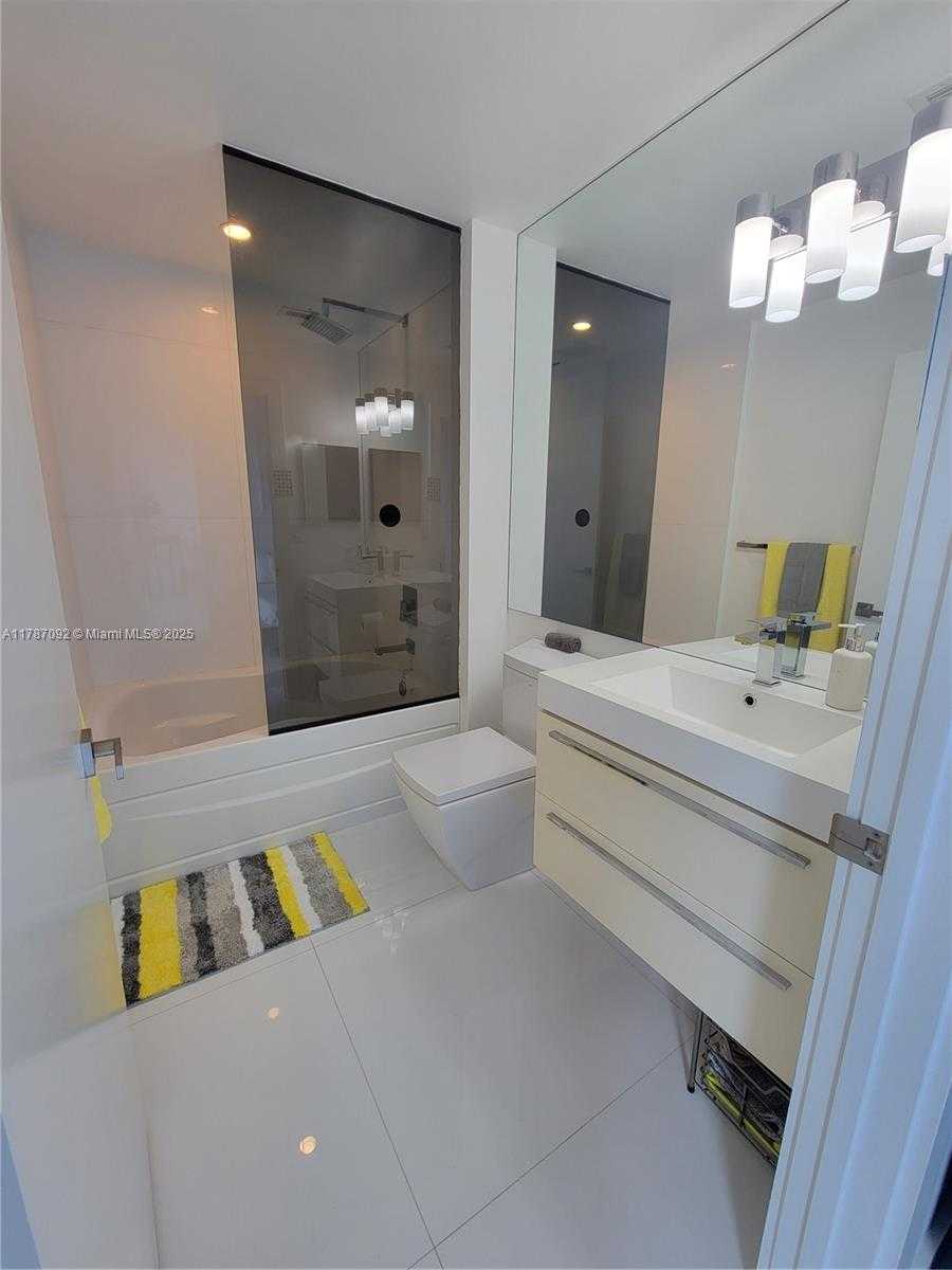 Small Image of 90 ALTON RD #TH-1, Miami Beach Number 19