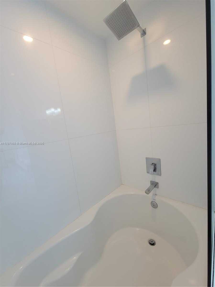 Small Image of 90 ALTON RD #TH-1, Miami Beach Number 20
