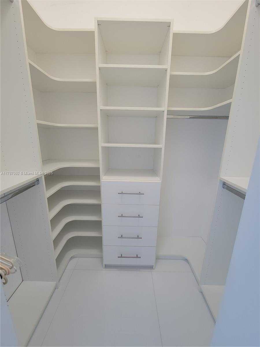 Small Image of 90 ALTON RD #TH-1, Miami Beach Number 23