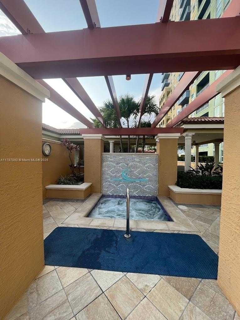 Small Image of 90 ALTON RD #TH-1, Miami Beach Number 28