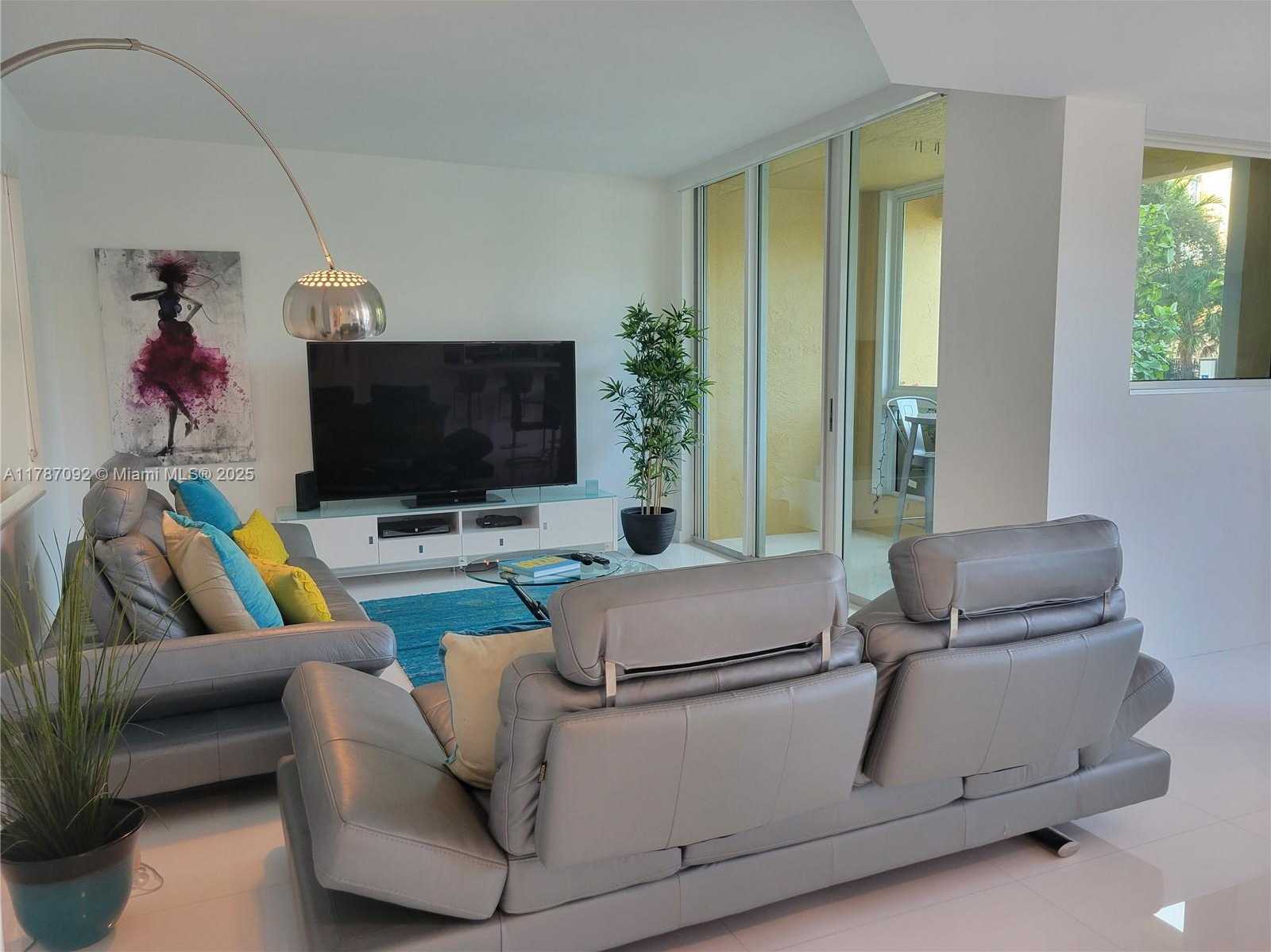 Small Image of 90 ALTON RD #TH-1, Miami Beach Number 4