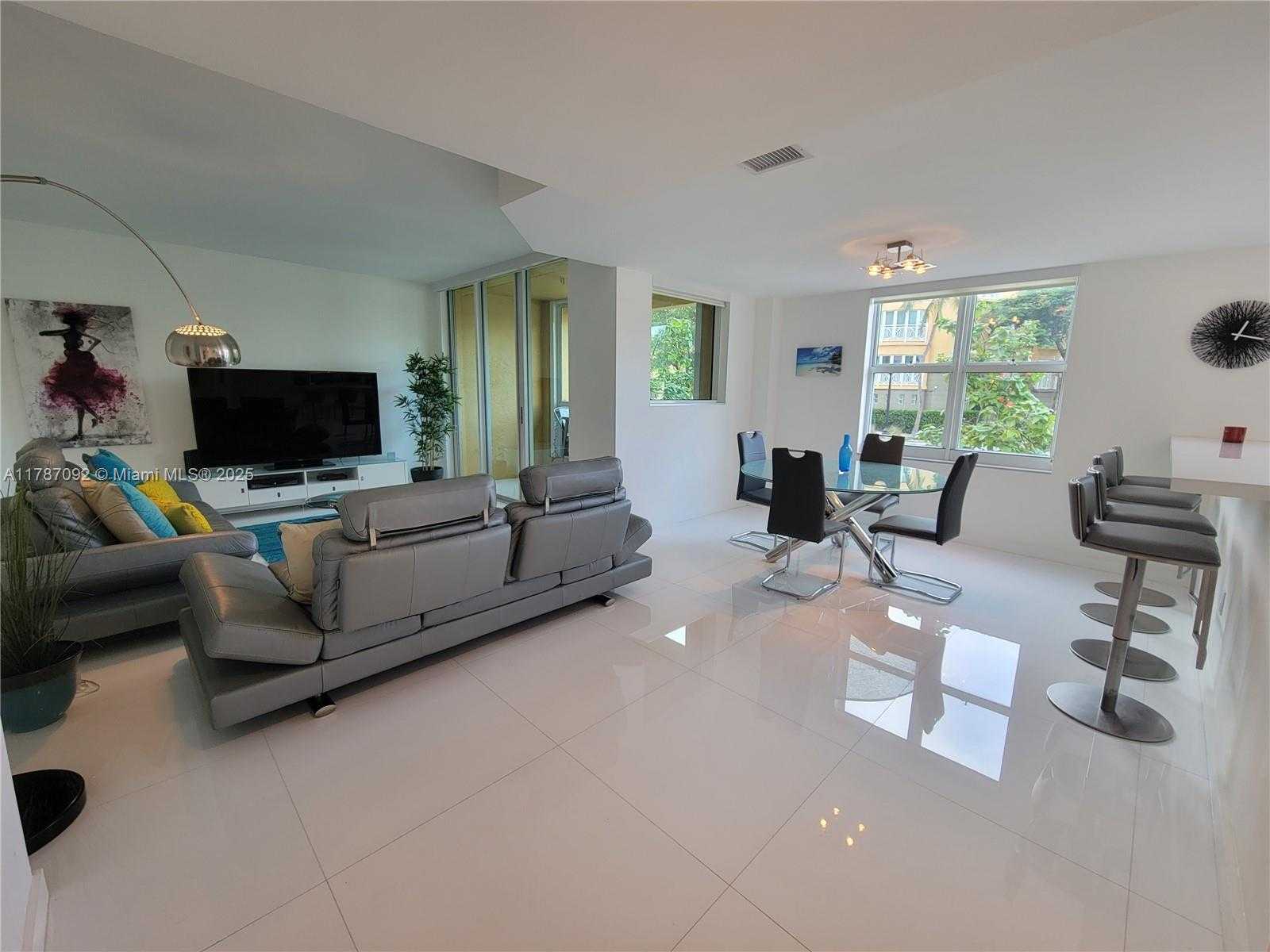 Small Image of 90 ALTON RD #TH-1, Miami Beach Number 6