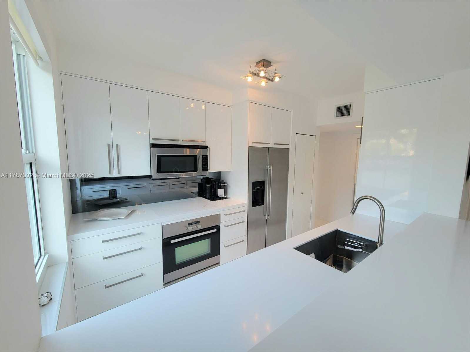 Small Image of 90 ALTON RD #TH-1, Miami Beach Number 8
