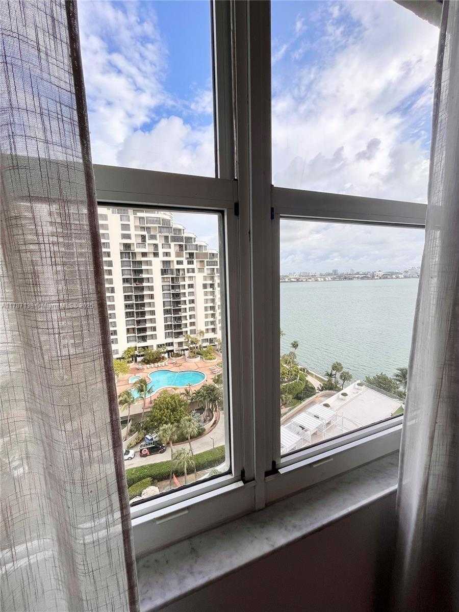 Small Image of 770 CLAUGHTON ISLAND DR #1405, Miami Number 13