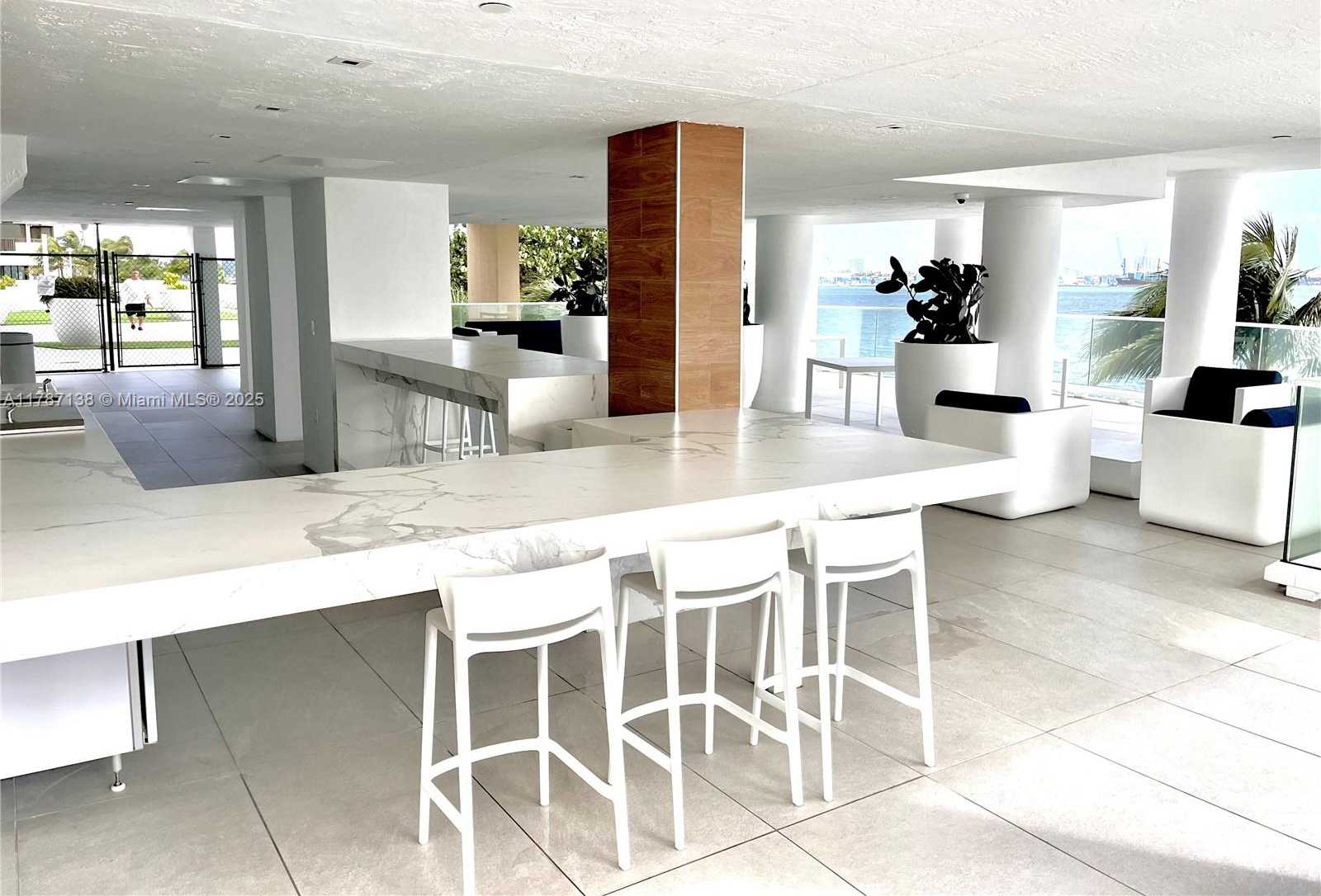Small Image of 770 CLAUGHTON ISLAND DR #1405, Miami Number 20