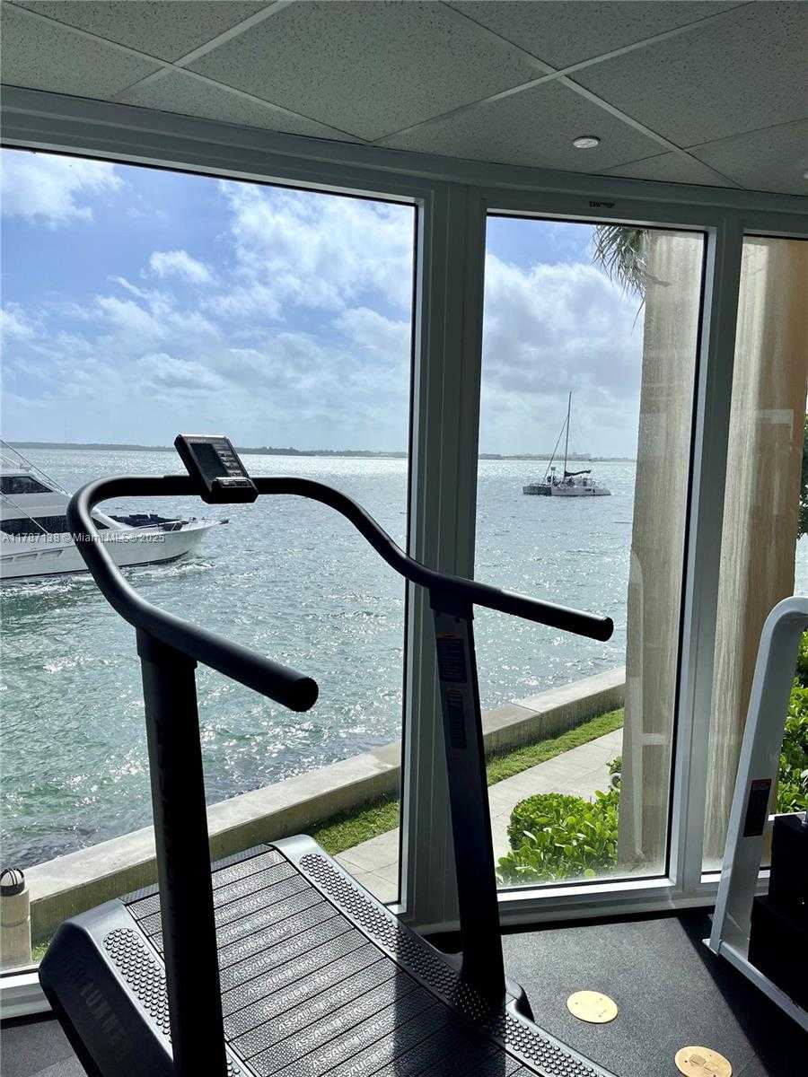 Small Image of 770 CLAUGHTON ISLAND DR #1405, Miami Number 22