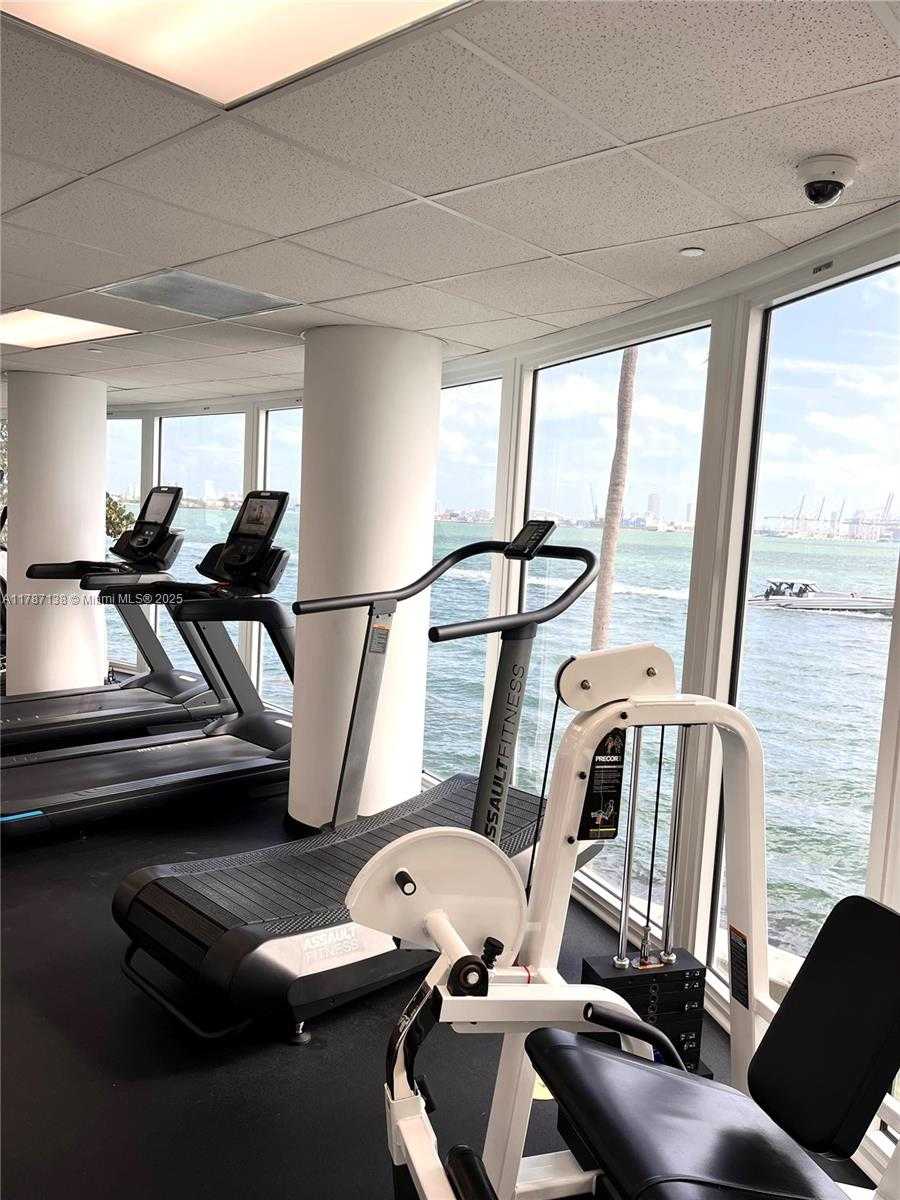 Small Image of 770 CLAUGHTON ISLAND DR #1405, Miami Number 23