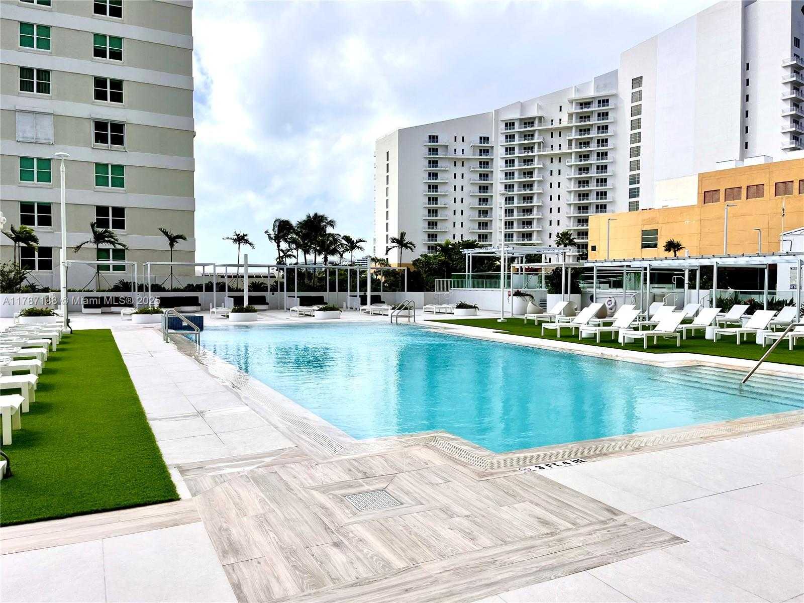 Small Image of 770 CLAUGHTON ISLAND DR #1405, Miami Number 27