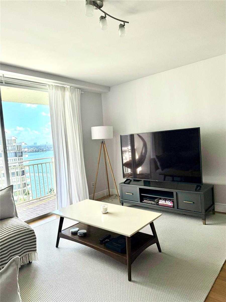 Small Image of 770 CLAUGHTON ISLAND DR #1405, Miami Number 3