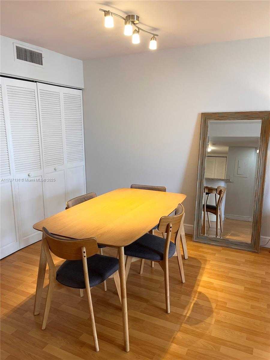 Small Image of 770 CLAUGHTON ISLAND DR #1405, Miami Number 6
