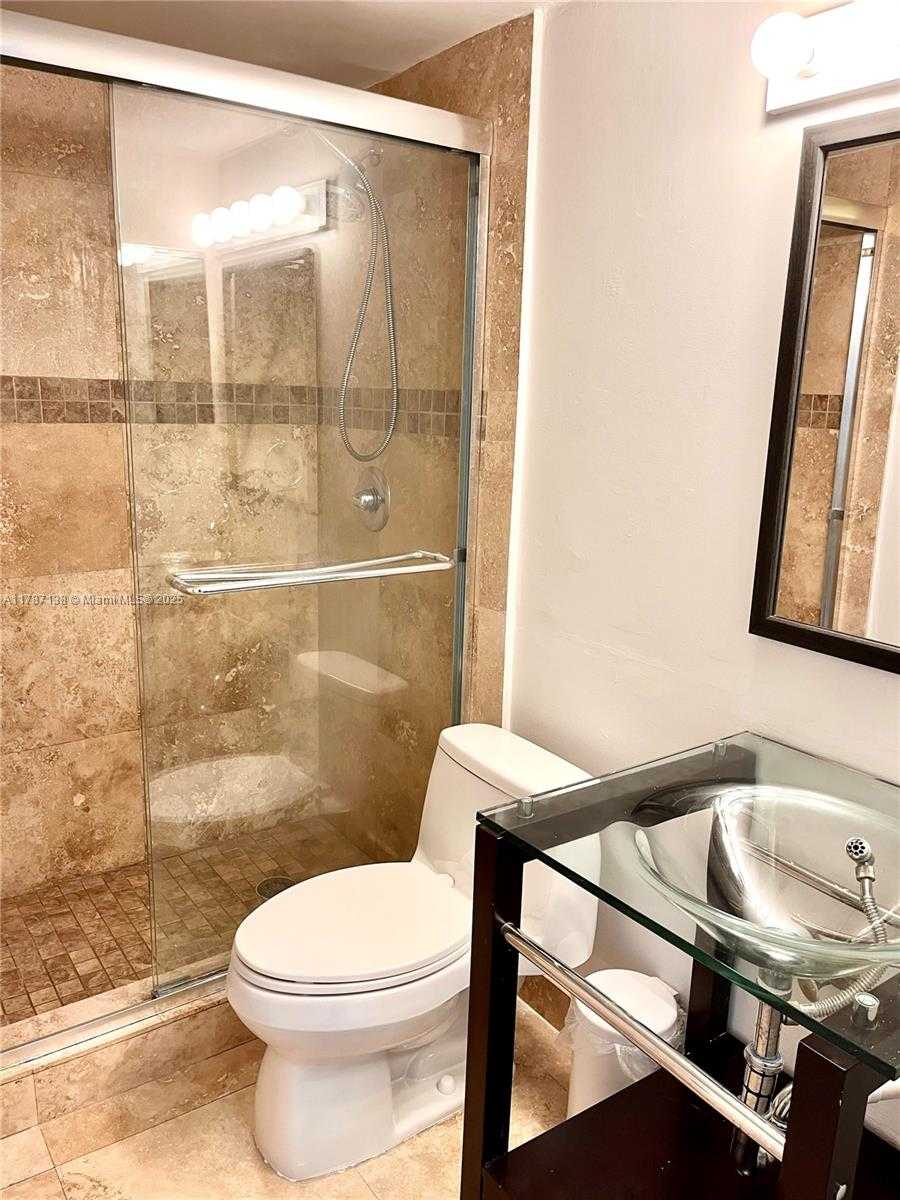Small Image of 770 CLAUGHTON ISLAND DR #1405, Miami Number 7