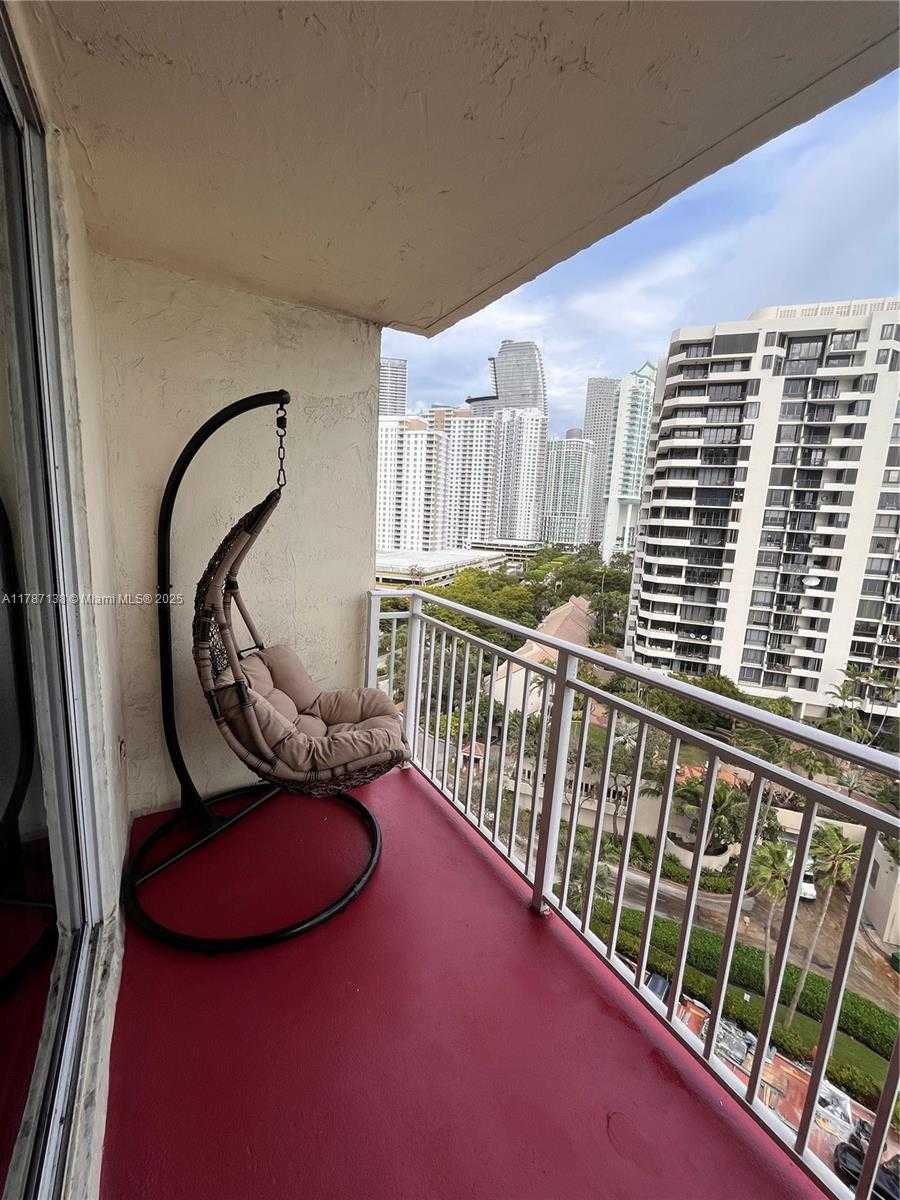 Small Image of 770 CLAUGHTON ISLAND DR #1405, Miami Number 9