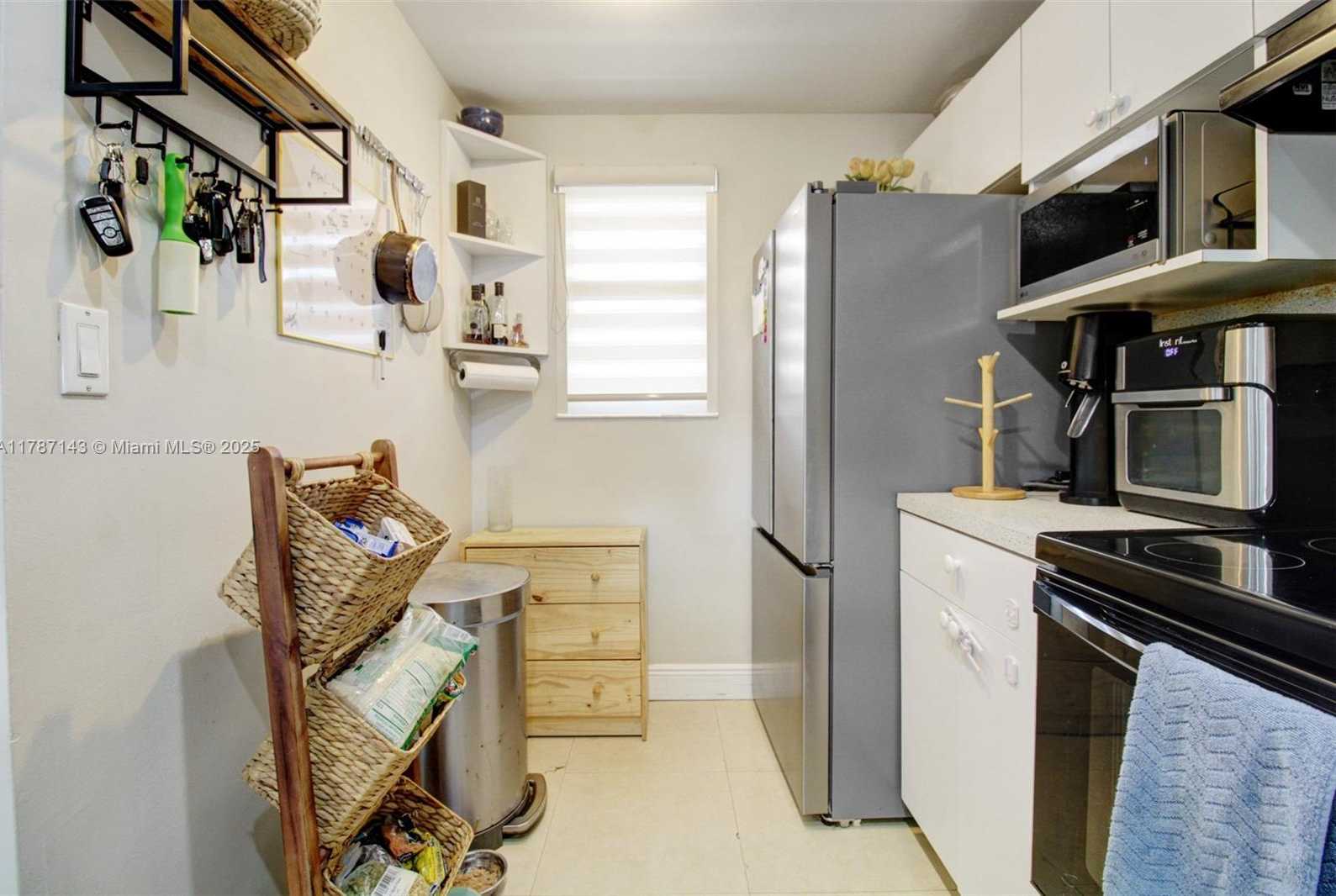 Small Image of 301 NORTH WEST 109TH AVE #201, Miami Number 12