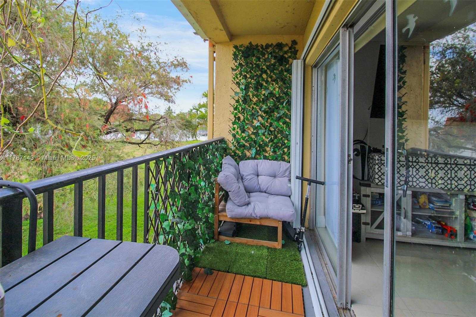 Small Image of 301 NORTH WEST 109TH AVE #201, Miami Number 7