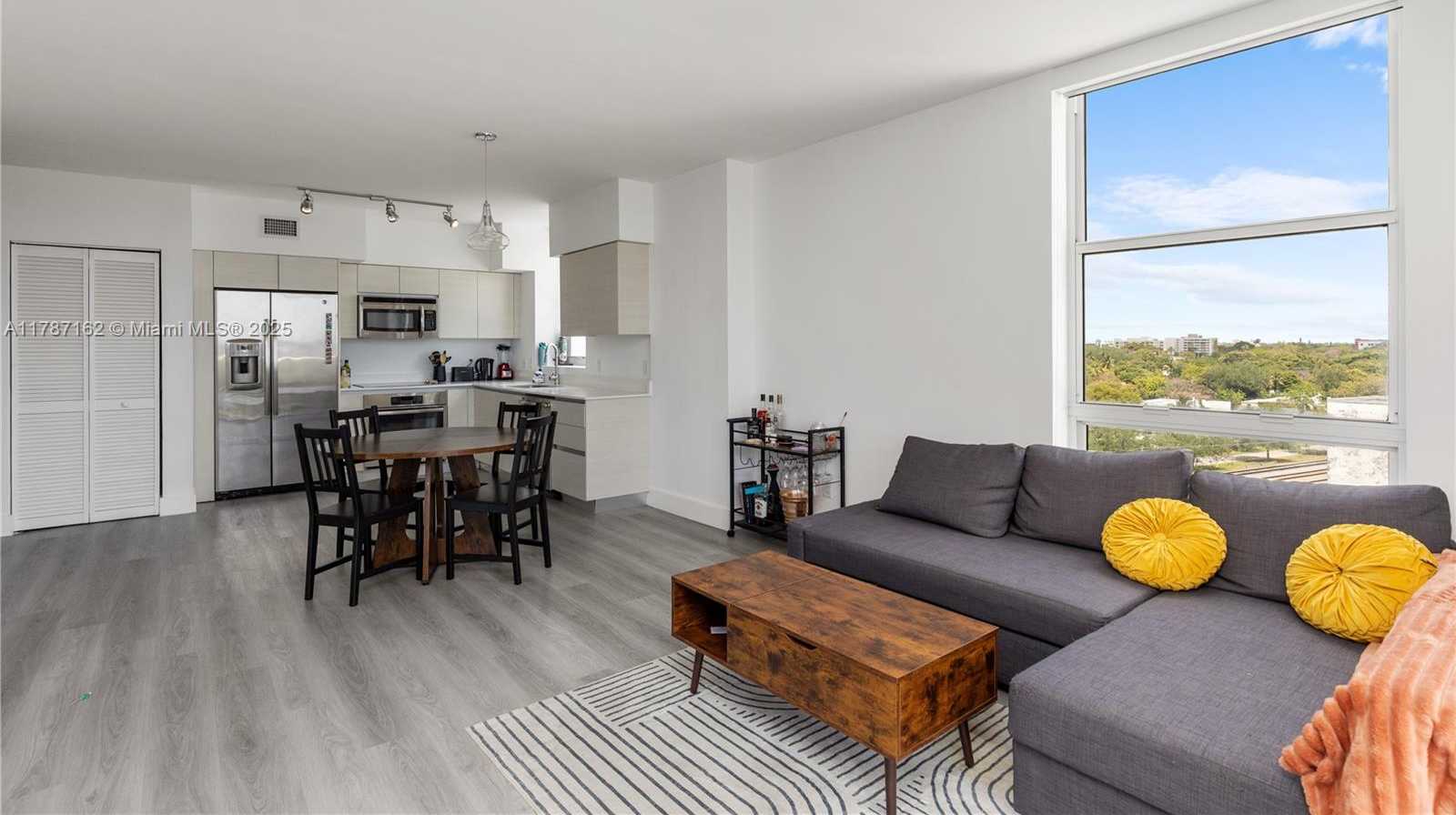 Small Image of 4250 BISCAYNE BLVD #709, Miami Number 2