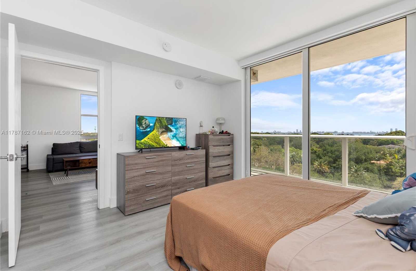 Small Image of 4250 BISCAYNE BLVD #709, Miami Number 5
