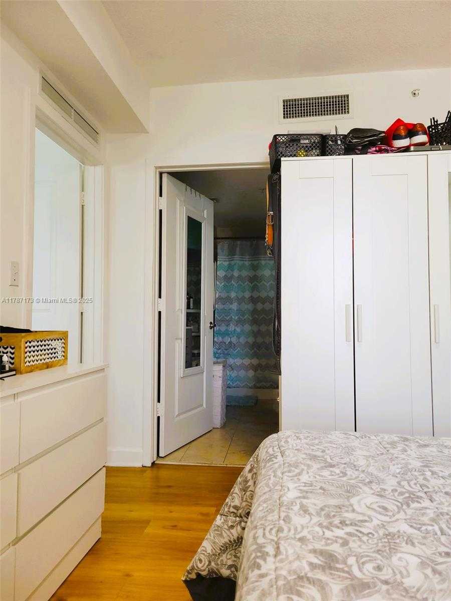 Small Image of 170 #2907, Miami Number 16