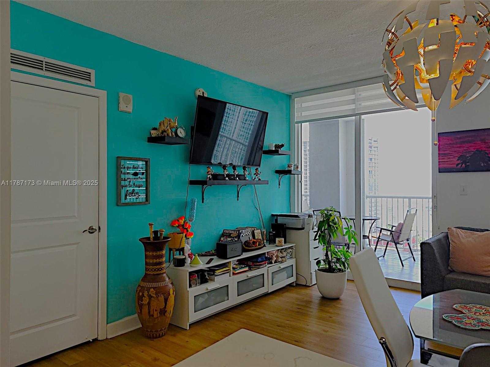 Small Image of 170 #2907, Miami Number 6