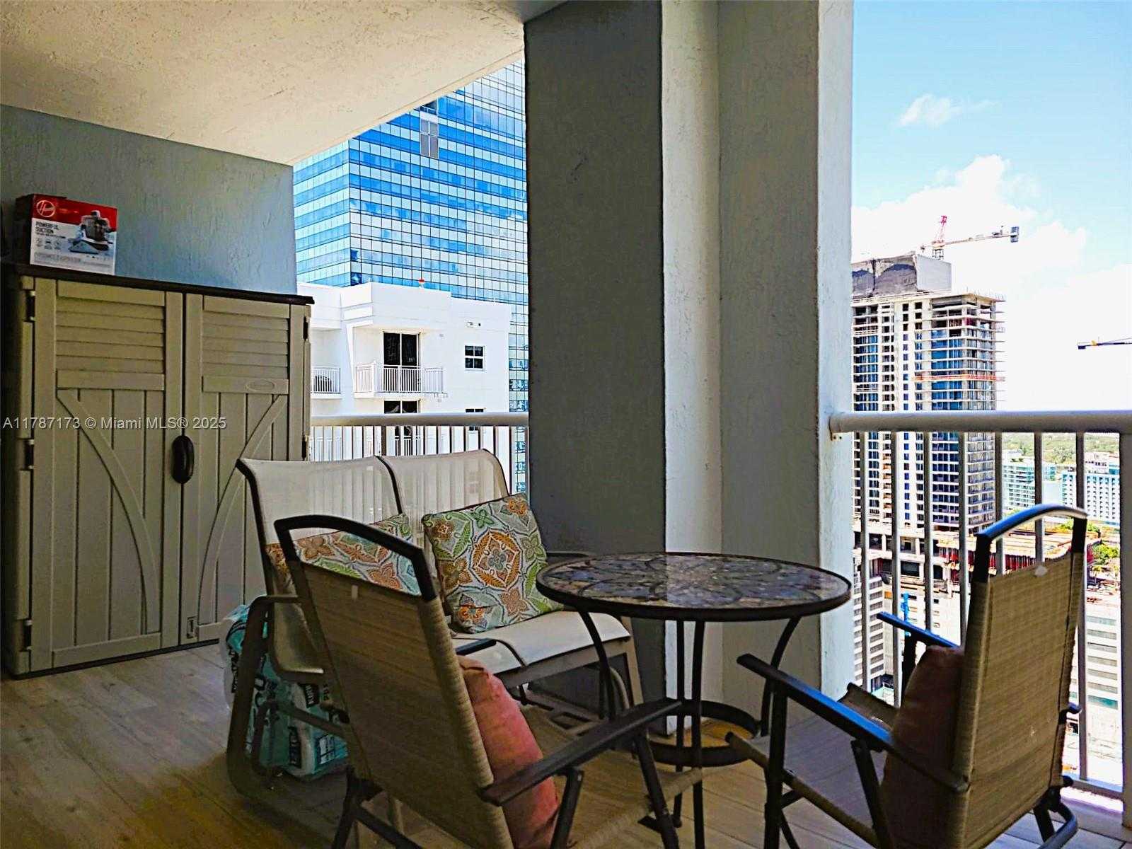Small Image of 170 #2907, Miami Number 8