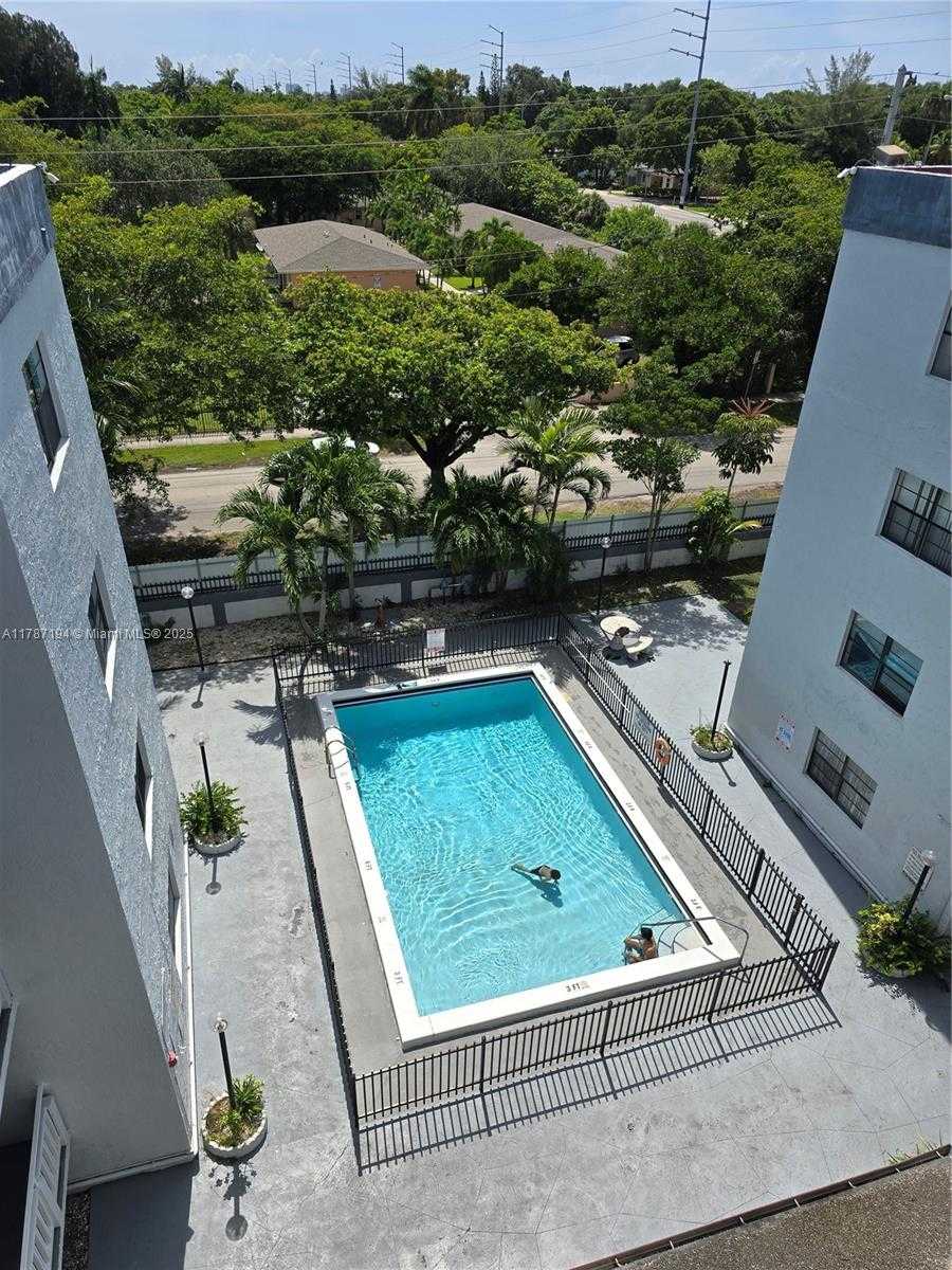 Small Image of 13500 NORTH EAST 3RD CT #114, North Miami Number 40