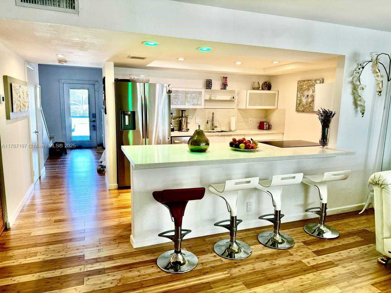 Small Image of 1001 THREE ISLANDS BLVD #331, Hallandale Beach Number 10
