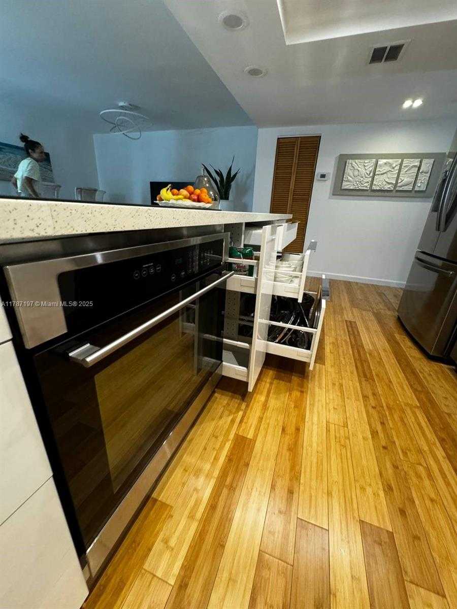 Small Image of 1001 THREE ISLANDS BLVD #331, Hallandale Beach Number 13