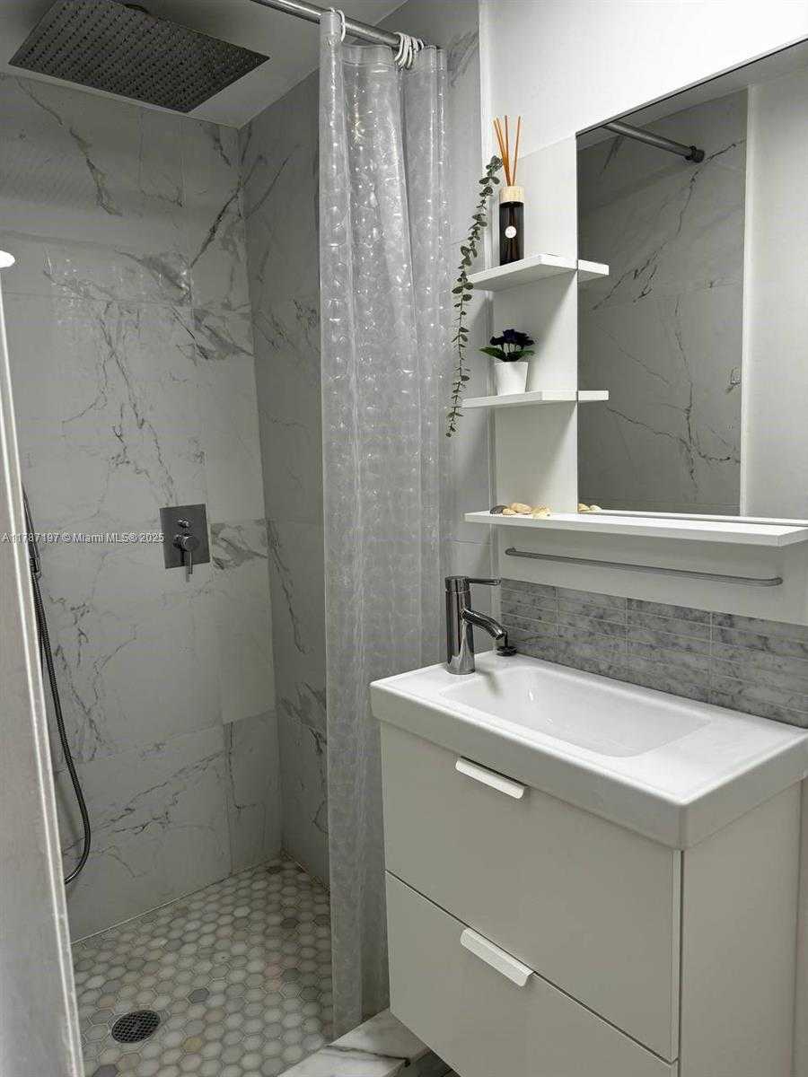 Small Image of 1001 THREE ISLANDS BLVD #331, Hallandale Beach Number 19