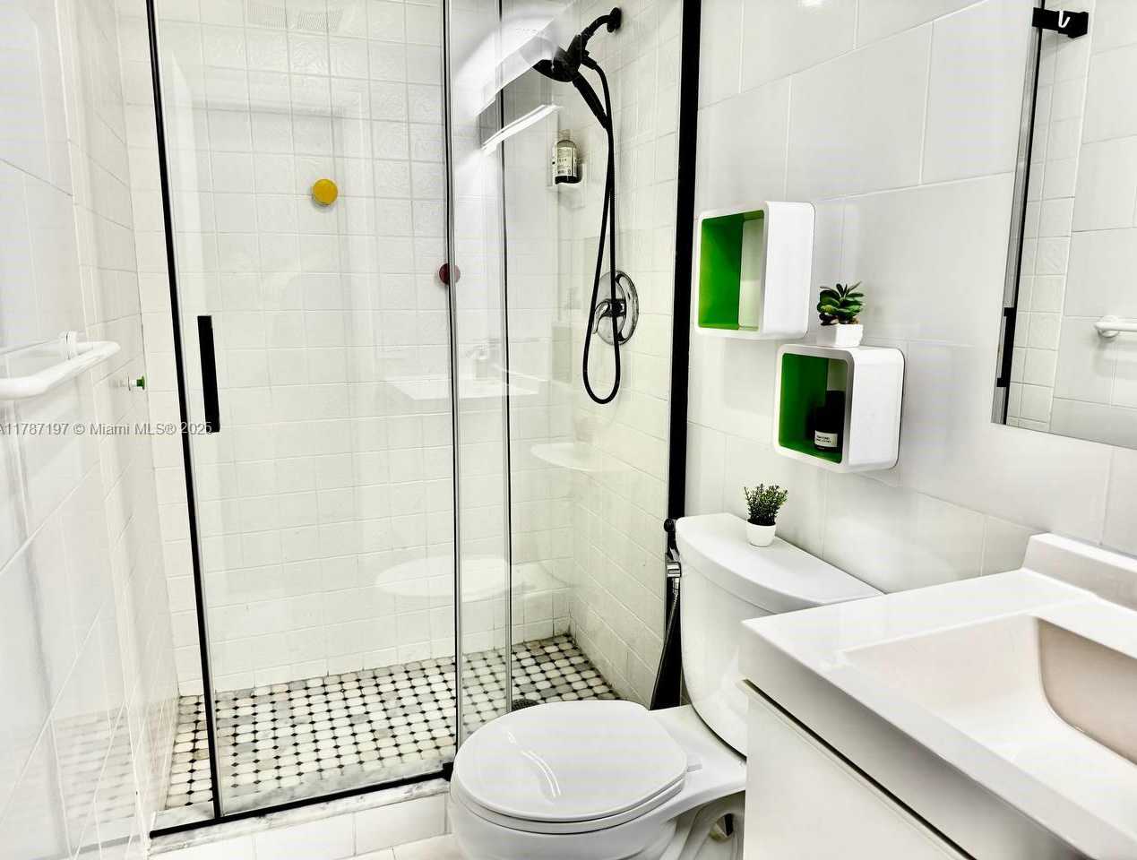 Small Image of 1001 THREE ISLANDS BLVD #331, Hallandale Beach Number 30